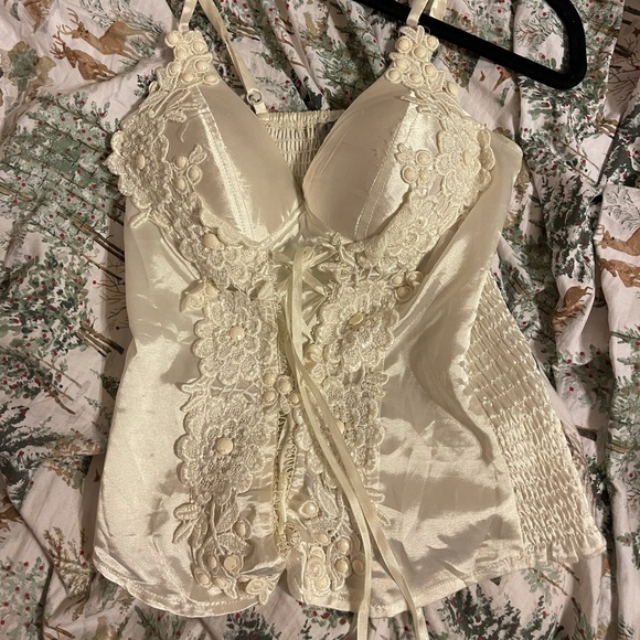 aggie Tops - White flower Tie Corset Top